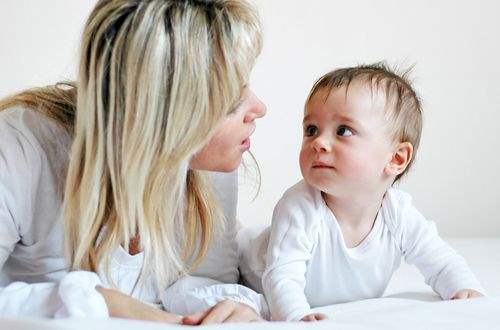 İlk Yılda Bebek Gelişimi