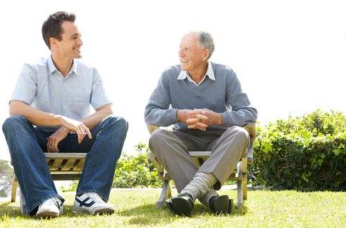 Bilinçsizce Gezinen Alzheimer Hastasıyla İlgilenme Yöntemleri