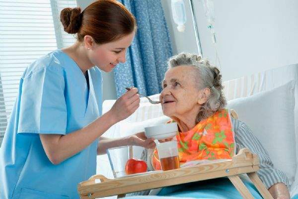 Alzheimer hastaları için bakımevleri