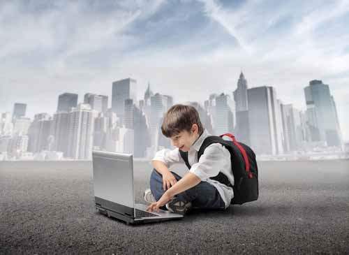 Çocuklar internete kaç yaşında girmelidirler?