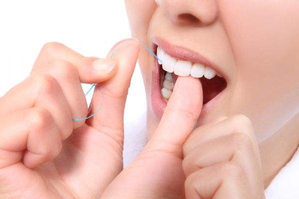 Diş eti çekilmelerine hangi estetikler uygulanabilir?