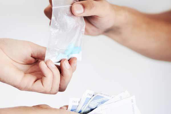 Uyuşturucu Madde İstismarı ve Bağımlılığını Anlamak