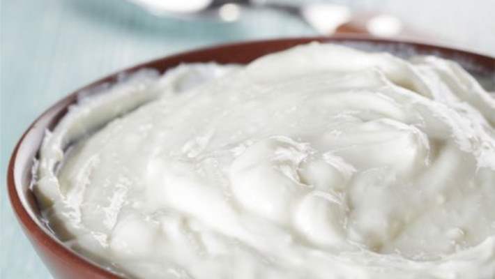 Sıkı Bir Cilt İçin Yoğurtlu Vücut Maskesi