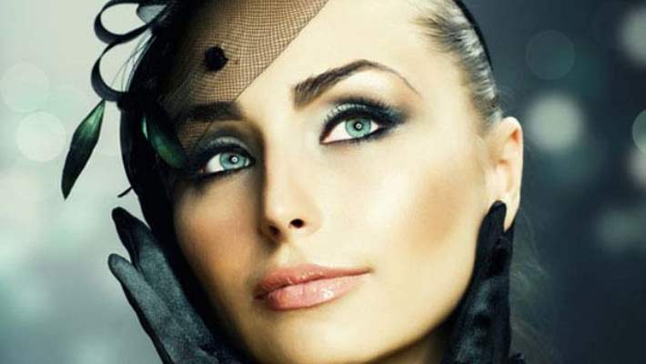 Daha Genç Görünmek İçin Dudak, Göz Ve Saç Renginin Değiştirilmesi