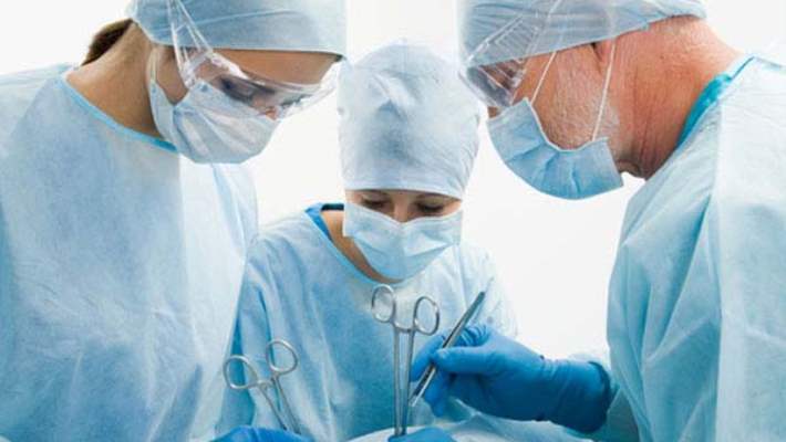 İnsanların Büyük Bir Oranı Yüz Germe Ameliyatına İhtiyacı Olduğunu Düşünüyor