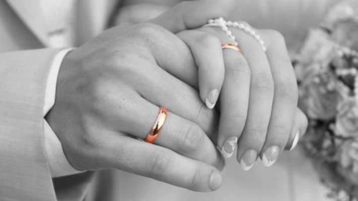 Kadın Gerdek Gecesi Korkusundan İlişkiye Giremezse Ne Yapmalıdır?