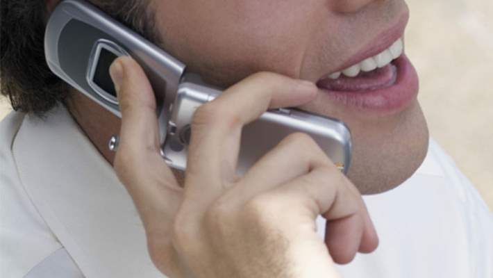 Cep Telefonuyla Çok Konuşmak Kanser Riskini Artırmıyor
