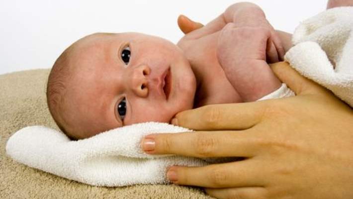 Bebekler Banyodan Sonra Nasıl Kurulanmalıdırlar?