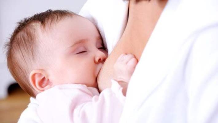 Bebeklerin Diş Sağlığı İçin Anne Sütü Gerekli Midir?