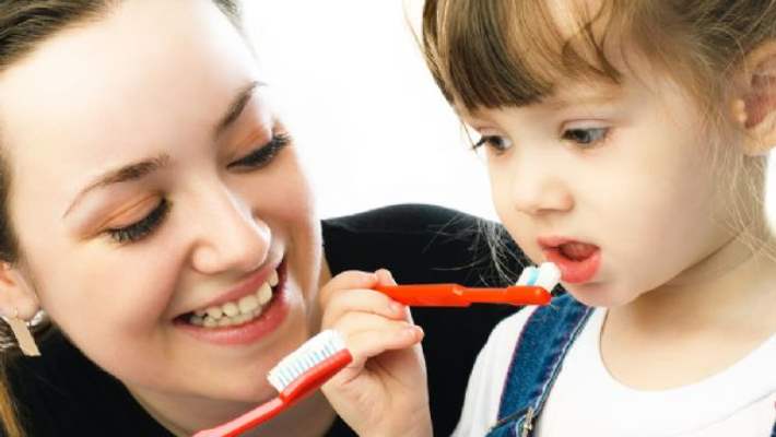Bebeklerde Diş Fırçalamaya Ne Zaman Başlanmalı?
