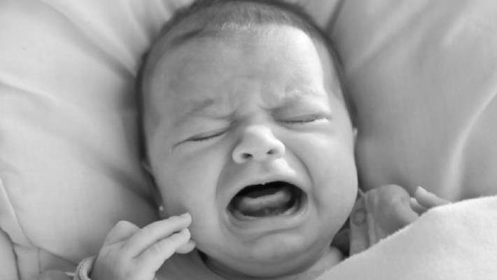 bebek uyumamak icin aglarsa ne yapilmali hemen saglik