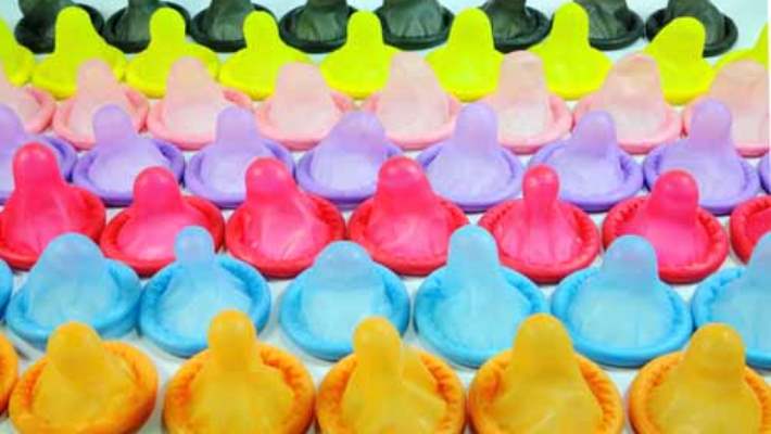 Güney Afrikada Patlak Prezervatif Skandalı