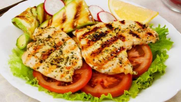 Erkekler Kilo Vermek İçin Öğle Yemeğinde Neler Yemeli?