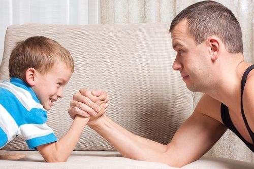 Çocuğun yaratıcılığını geliştirmek için ebeveynler ne yapmalıdır?