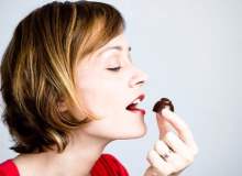 Düşünce gücüyle çikolata yeme fikri engellenebilir mi? Düşünce gücüyle çikolata yeme fikri engellenebilir mi?