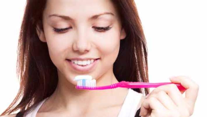 Diş Beyazlatma Dişlere Zarar Verir Mi?