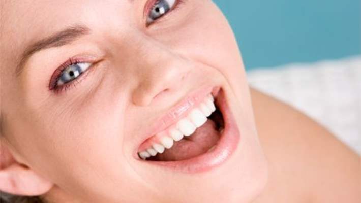 Gülüş Estetiğinde Dudaklara Hangi İşlemler Yapılır?