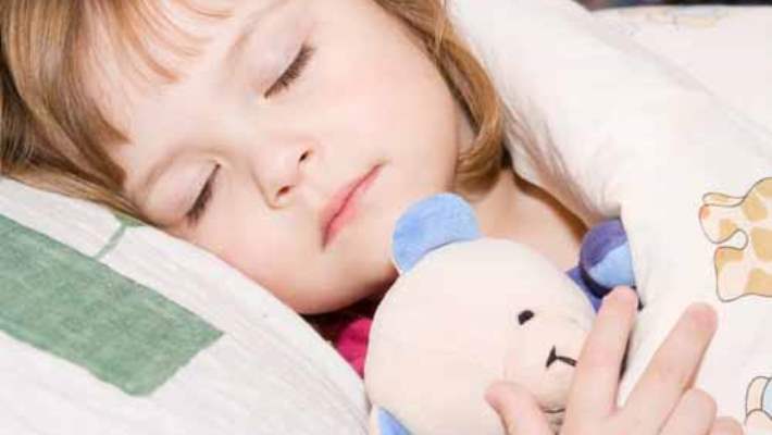 Uykuda Parmak Emen Çocuk İçin Ne Yapılabilir?