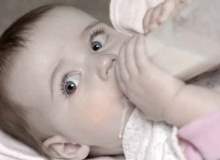 Bebeğinizi Beslemekte Emzirmeye Karşı Biberon