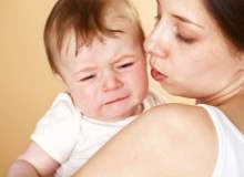 Şekerli su içirilip aşı yapılan bebekler daha az ağlıyor