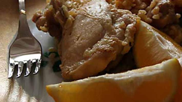 Limon Ve Domates Eşliğinde Bulgurlu Tavuk