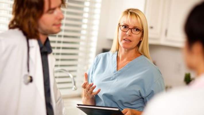 Tenisçi Dirseği Tedavisi İçin Ameliyat Olmalı Mıyım