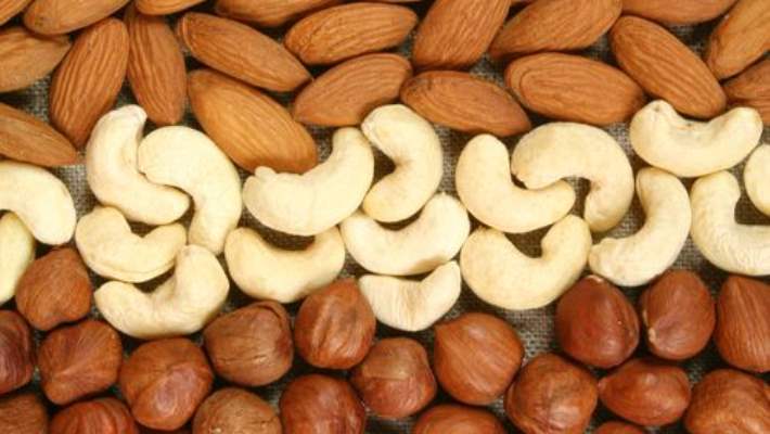 Kuruyemişler Ve Kalbiniz: Kalp Sağlığınız İçin Kuruyemiş Yiyin