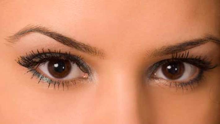 Gözlerinizin Altındaki Koyu Halkalardan Kurtulmak İçin İpuçları!