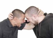 Gizli Eşcinsellik: Paranoyak Sanrılar, Öfke ve Kaygı Gizli Eşcinsellik: Paranoyak Sanrılar, Öfke ve Kaygı