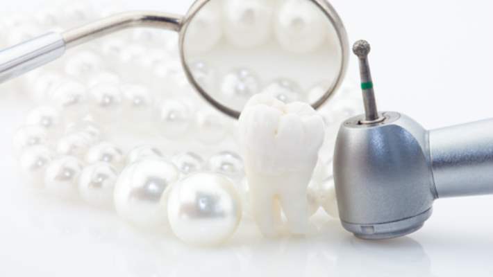 Dişhekimliğinin Yükselen Trendi Diş İmplantları
