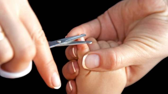 Tırnak Mantarının Belirtileri Nelerdir?