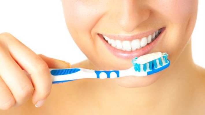 Sağlığımızı Tehdit Eden Gizli Hastalık: Dişeti Hastalıkları