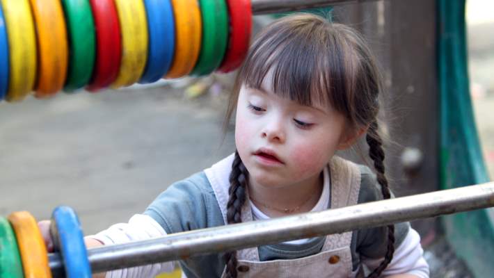 Down Sendromlu Çocuklarda Yürümeye Yardımcı Egzersizler